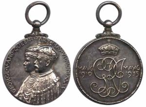 Silver Jubilee Medal, George V & Queen Mary, May 6th 1910- 1935. Medal Yr. Bk.# 313. Extra