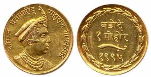 Pratap Singh (AD 1938-1951), Gold, Mohur, VS 1995 (KM# Y41). Small dents on the edge other