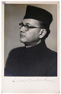 Album of Subhash Chandra Bose containing 54 Photos of AZAD HIND including an autograph of 