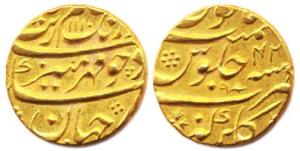 Aurangzeb, Gold, 10.99 g, Mohur, Gulbarga Mint, AH 1110/42 (KM# 315.19). About Extremely F