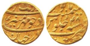 Aurangzeb, Gold, 10.91 g, Mohur, Khujista Bunyad Mint, AH 1116/48 (KM# 315.30). Fine.