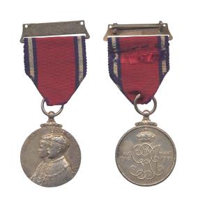 Silver Jubilee Medal of George V and Queen Marry, Silver, conjoined busts of the Royal cou