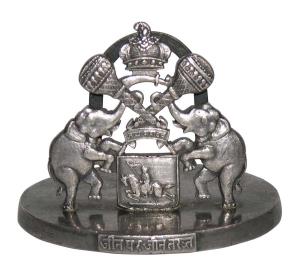 Baroda, Silver, 81.82 g, Royal Menu Card Holder. Court of Arms of the State in front with 