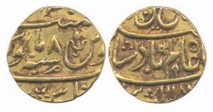 Gold Mohur, 10.92g, in the name of Shah Alam II, Muhammadabad Banaras Mint, AH 1181/8. Ver