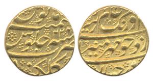 Aurangzeb, Gold, Mohur, Golkonda Mint, mint name at bottom, AH 1086/42 (KM 315.18). About 