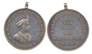 Baroda, Pratap Singh, Police Medal, Silver, 43.47 g, portrait of the Maharaja on obv; BARO