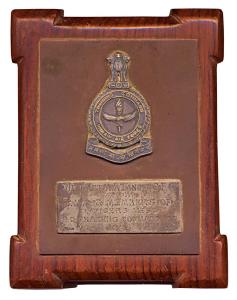 Indian Air Force Plaque, Training Command, arms in the centre with a label inscribed the n