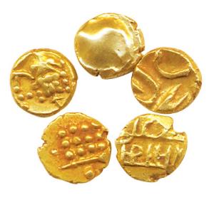Gold Fanams (5), from the periods of Kanthi Rava Narasa of Mysore, one with a sword and re
