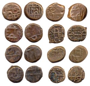 Tanjore, Copper (8), ¼ Shivarai Paisa, Chhatra/Pati on obv, and Shri Raja / Shiva on rev. 