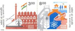 1998: Homage to Martyrs, SG. Nos.1803-04, Rs.3/- + Rs. 8/- (Se tenant Pair) 5 Nos. + Block