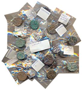 Akbar, Copper (25), Dam, 25 different Mints: Do Gaon, Akbarpur Tanda, Urdu Zafar Qarin, Ka