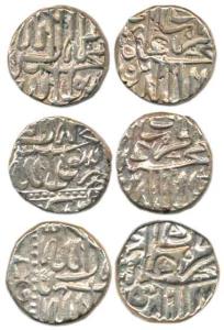 Akbar, Silver Mahmudi (1/2 silver unit) (3), Mulher Mint, Gujarat standard. Very Fine. (3)