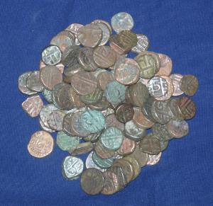 Chhatrapati Shivaji Maharaj, Copper, Shivaraee Paisa (100), chhatra/ pati on obv. and shri
