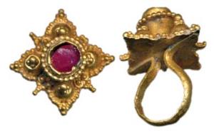 Ancient Gold Jewellery, (c. 100-300 AD), very decorated child’s finger ring3/8 fitted with