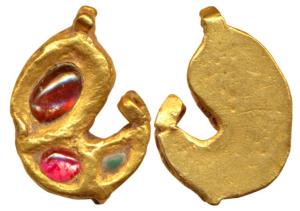 Gold Jewellery, (c. 18th century) .58g, small bird shaped gold ornaments studded with red 