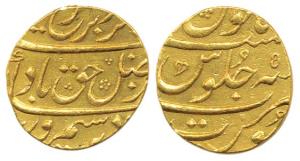 Farrukhsiyar, Gold Mohur, 11.07g, Surat Mint, RY 5 (KM.390.32). Extremely Fine, Rare.