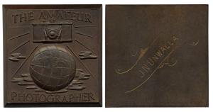 The Amateur Photographer, large, heavy and thick 10 mm, Square medal, 82 x 82 mm. obv. a f