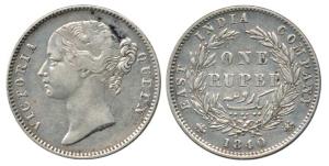 Victoria Queen, Silver Rupee, 1840, divided legend, obv. WW raised, rev. 28 Berries. Very 