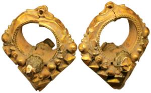Gold Earring (18th century), 2.91g, a large ear ornament, a triangular design with a ring 