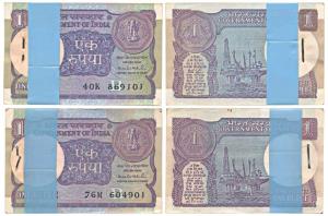 Rupee 1 bundle (2), 1992, signed Montek Singh Ahluwalia, inset B, (IPM# A-57). Extremely F