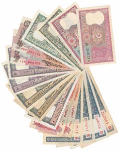 Assorted lot of various notes, Rupees 2, 5, 10, 20 and 100, different varieties and signat