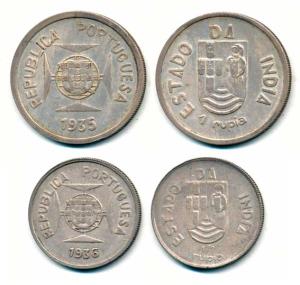 Silver Rupia and ½ Rupia, 1935 and 1936. About Uncirculated. (2)