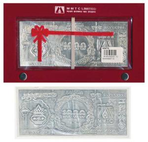 Silver foil a look alike of a Rupees 1000 banknote, 10g, issued by MMTC. Housed in a velve