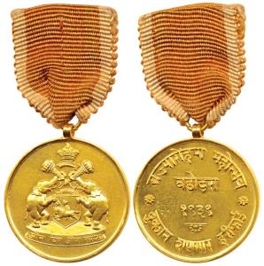 Baroda, Accession Gold Medal of Pratap Singh, 22g, coat of arms of the State on obv., Rajy