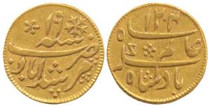 Murshidabad Mint, Gold ¼ Mohur, 3.04g, in the name of Shah Alam II, struck at the Calcutta