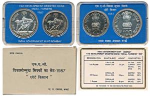 1987 Uncirculated Set, Small Farmers, set of 2, Rupees 20 and 100. In immaculate condition