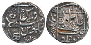 Aurangzeb, Silver Rupee, 11.54g, Junagarh Mint, AH 1082, square area type. Broad flan, Abo