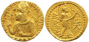Kushanas, Huvishka (c. 126-164 AD), Gold Dinar, 7.83g, half length bust of the king seated