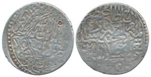 Akbar Jalal ud-din Muhammad (AH 963-1014, 1556-1605 AD), Silver Shahrukhi, 4.69g, style th