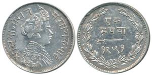 Sayaji Rao III, Silver Rupee, 11.3g, Small flan, VS 1951 (KM 36a). Extremely Fine, Scarce.
