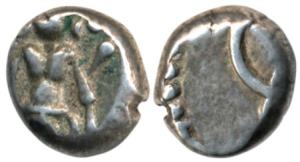 Silver Double Fanam, 1.8g, deity on obv., bead at left and right of interlocked C’s, no da