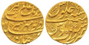Aurangzeb, Gold Mohur, 11.97g, Surat Mint, AH XX77/9, the mint name placed differently (KM