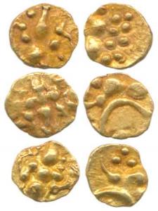 Hoysala, Gold Fanam (3), deity on obv., rev. crocodile like symbol. Extremely Fine. (3)