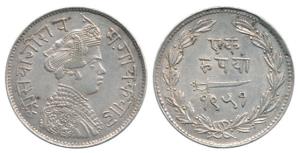Sayaji Rao III, Silver Rupee, 11.3g, Small flan, VS 1951 (KM 36a). Extremely Fine, Rare.