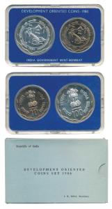 1980 Uncirculated Set, Rural Women’s Advancement, set of 2, Rupees 10 and 100. In immacula