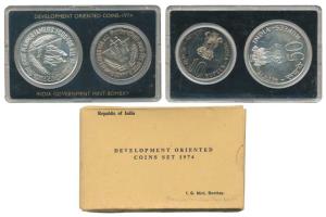 1974 Uncirculated Set, Planned Families Food For All, set of 2, Rupees 10 and 50. In immac
