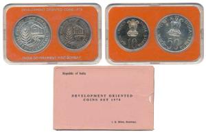 1978 Uncirculated Set, Food and Shelter For All, set of 2, Rupees 10 and 50. Slight tear o