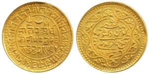 Pragmalji II, Gold 50 Koris, 9.35g, Bhujnagar Mint, with the name of Victoria, VS 1931, 18