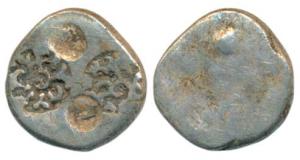 Archaic Punch Marked Coinage, Kashi Janapada, Silver 5 Shana, 5.35g, a pair of geometric s