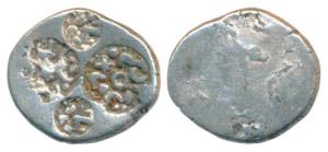 Archaic Punch Marked Coinage, Kashi Janapada, Silver 5 Shana, 5.53g, a pair of one geometr