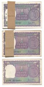 Rupee 1 bundle, 1980 (3), signed R. N. Malhotra, inset A (IPM A-41). Uncirculated. (300)