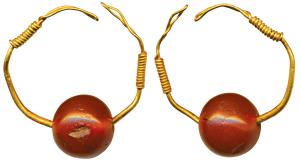 Gold Jewellery, Earring, 5.9g, a single long wire thick from the center and tapering to th