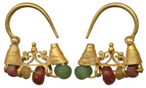 Gold Jewellery (c. 18th -19th century) 3.6g, nose ornament with intricate work and coloure