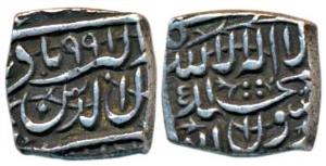 Akbar, Silver Square ½ Rupee, 5.63g, Ahmedabad Mint (mint name off flan), Kalima type, AH 