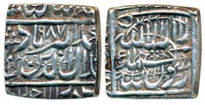 Akbar, Silver Square Rupee, 11.42g, Ahmedabad Mint, Kalima type, AH 987 (KM 82.1). Extreme