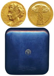 Indira Gandhi, FAO, Gold Gilt ’Ceres’ Medal, obv. bust of Indira Gandhi, rev. VII World Fo